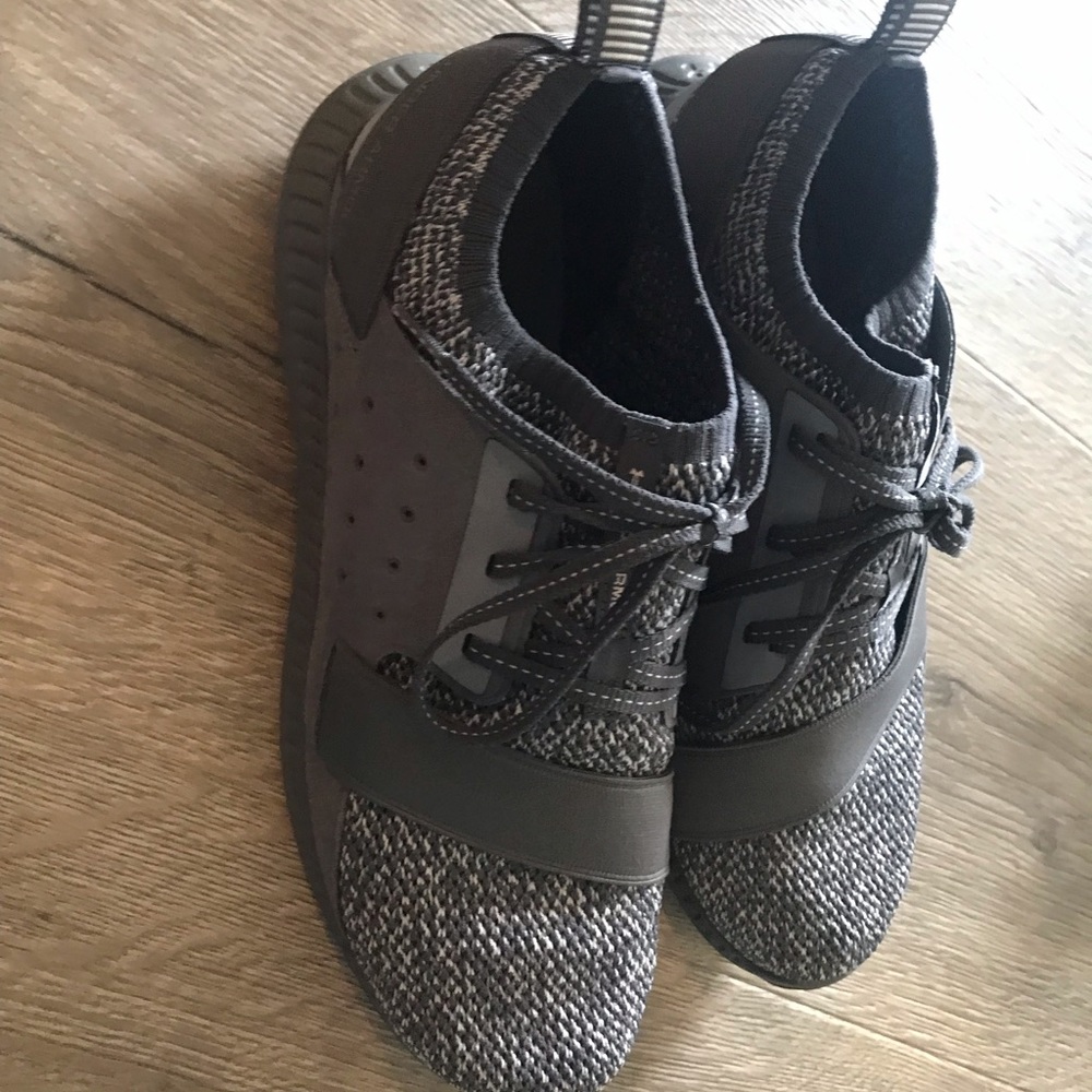 Under Armour Men’s Sneakers - Picture 3 of 6